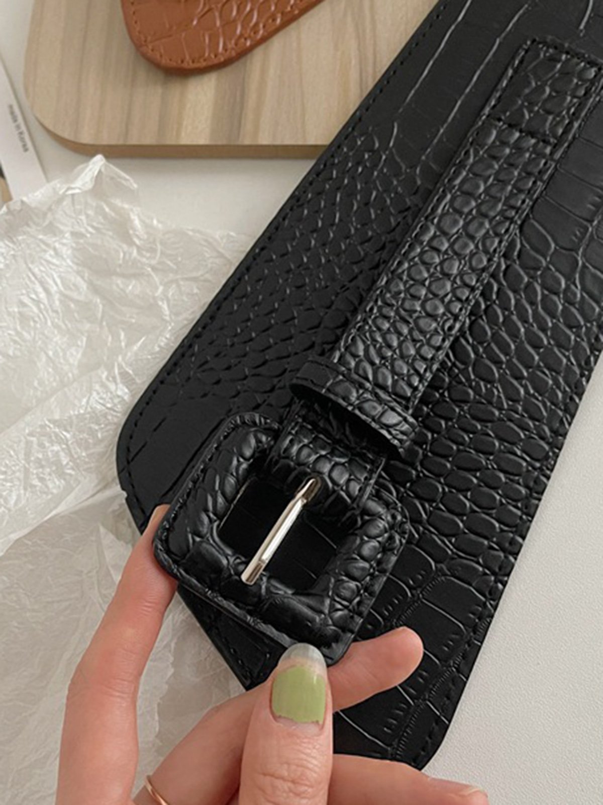 Casual Crocodile Embossed Irregular Girdle Belt