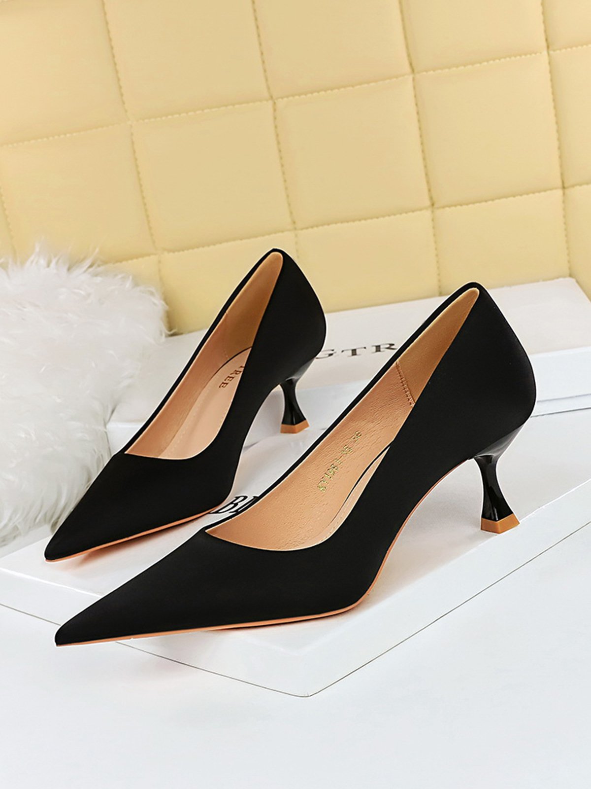 Urban Plain Non-Slip Slip On High Heel Shallow Shoes