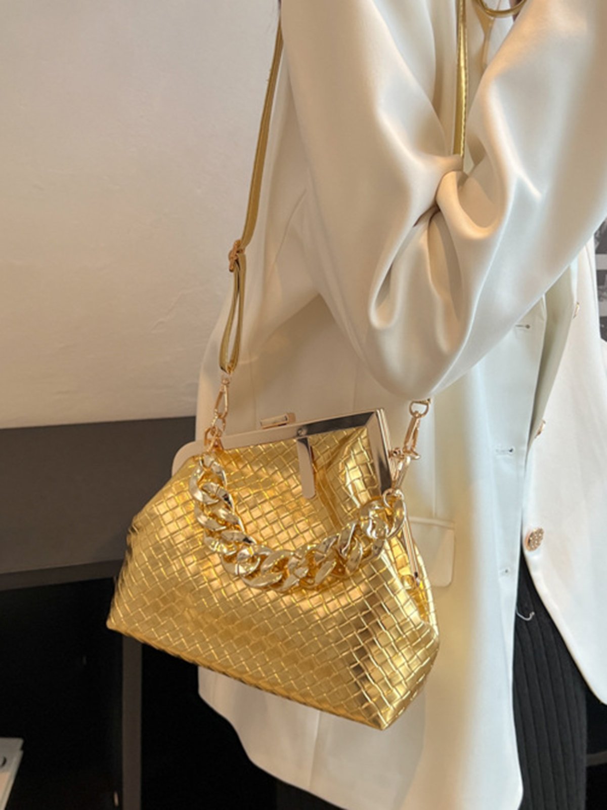 Casual Woven Metal Clutch Chain Handbag with Crossbody Strap