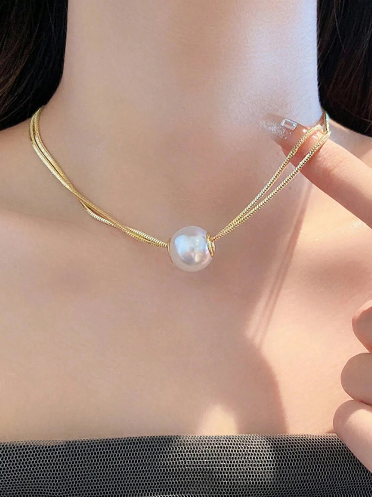 Fashionable Double-Layer Faux Pearl Necklace