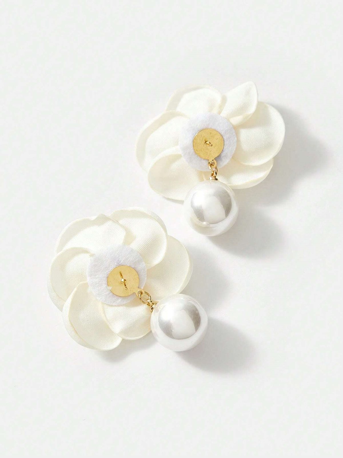 Elegant Flower Imitation Pearl Dangle Earrings