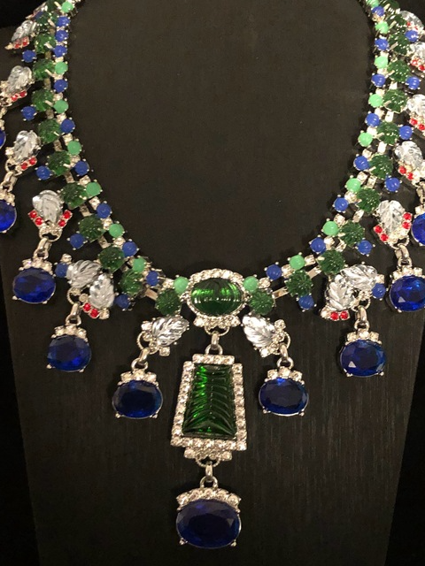 Second-hand blue rhinestone necklace